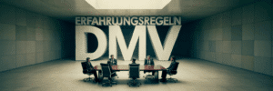 Dokument mit Titel "Erfahrungsregeln DMV" liegt auf einem Tisch und wird beleuchtet, Symbol für die juristische Prüfung von Schadensersatz bei Musik-Abmahnungen.