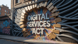 Eine Person meldet Inhalte online, im Hintergrund leuchtet der Schriftzug "Digital Services Act" an der Wand.